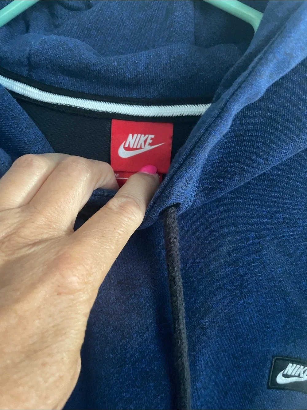 Men’s Nike Navy and Black Hooded Pullover Sweatshirt size medium